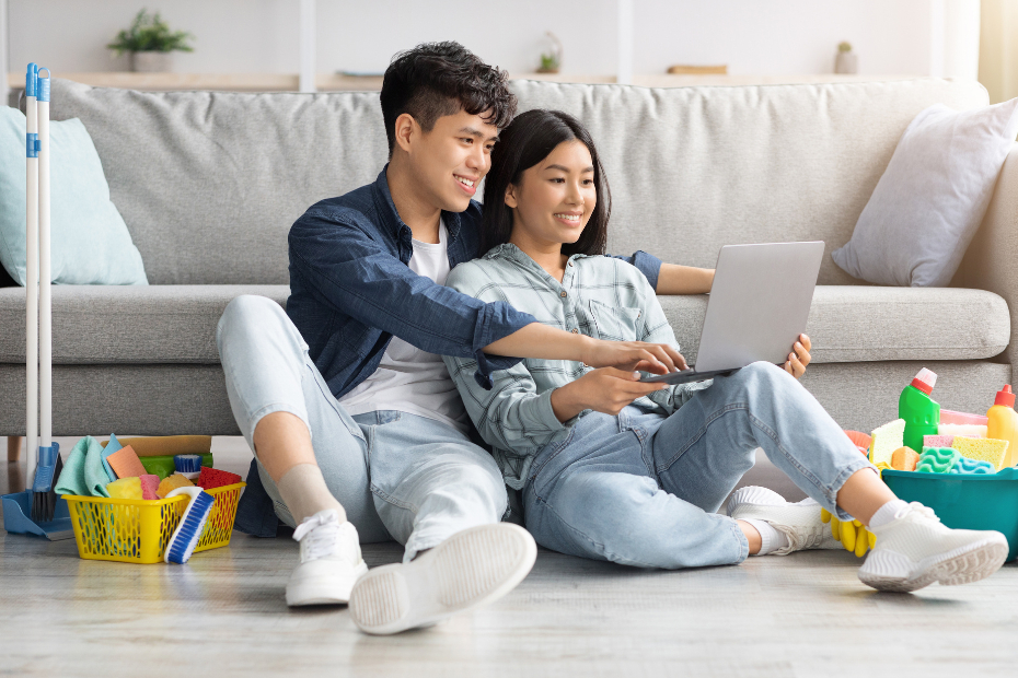 couple sitting on the ground